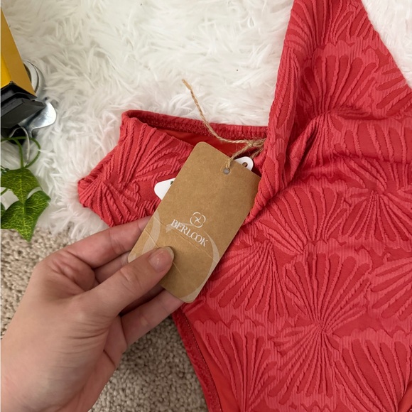 Berlook Cutout One-Piece Swimsuit - Picture 3 of 7